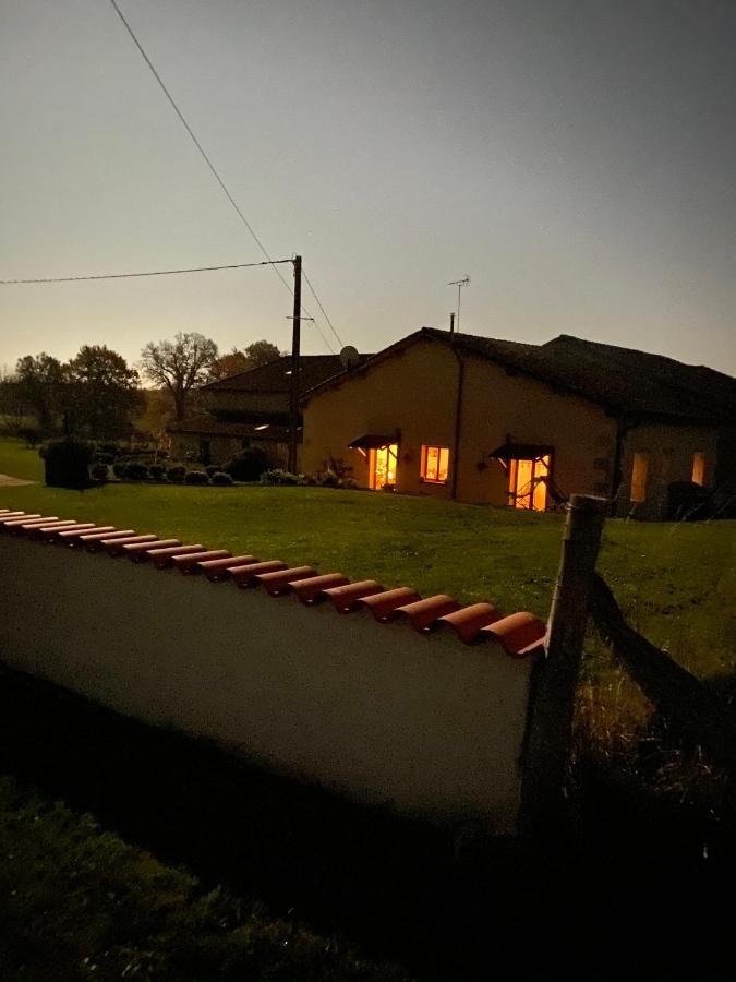 Gite Charbonnaud Laprade  Eksteriør bilde